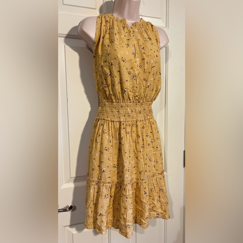 Doe & Rae Goldenrod Floral Dress Mediym